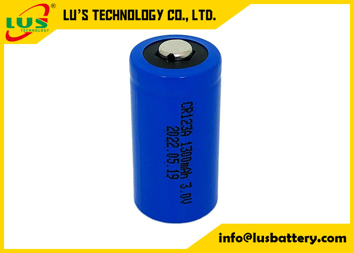 Batteria al litio di dimensione 3V delle cellule di CR123A per i flash della macchina fotografica e le torce elettriche del LED