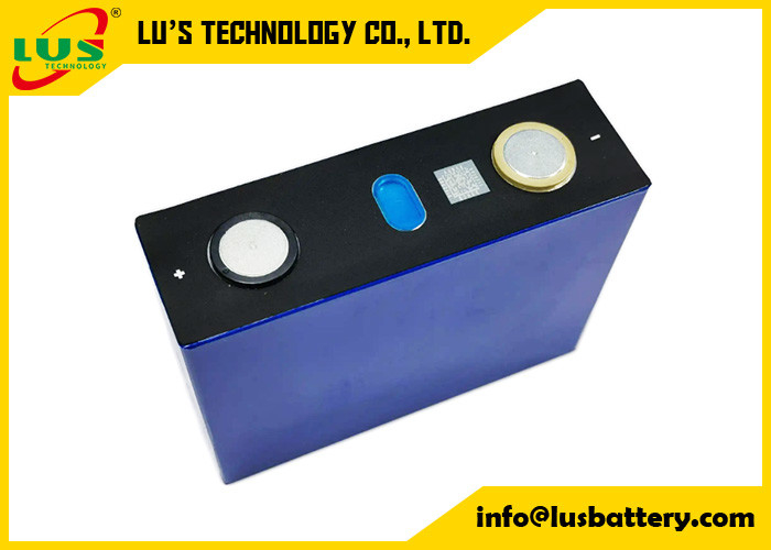 Cella al litio LiFePO4 Prismatica 3.2V 100Ah LiFepo4 batteria al litio LFP Batteria ricaricabile per lo stoccaggio dell'energia solare