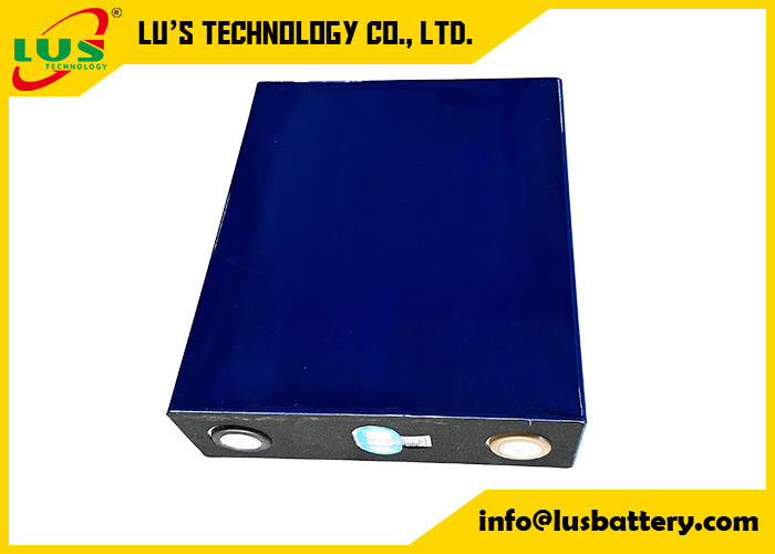 3.2V 150Ah LiFePO4 celle prismatiche e batterie agli ioni di litio personalizzate OEM 3.2V150Ah LiFePO4 batteria al litio ad alta potenza