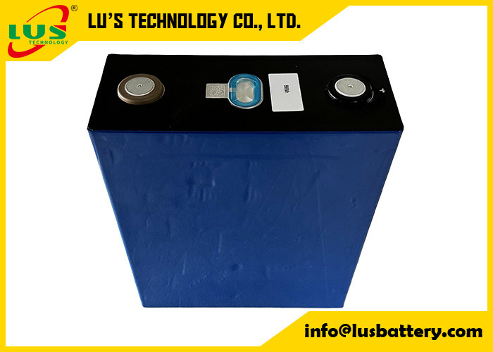 3.2V 150Ah LiFePO4 celle prismatiche e batterie agli ioni di litio personalizzate OEM 3.2V150Ah LiFePO4 batteria al litio ad alta potenza